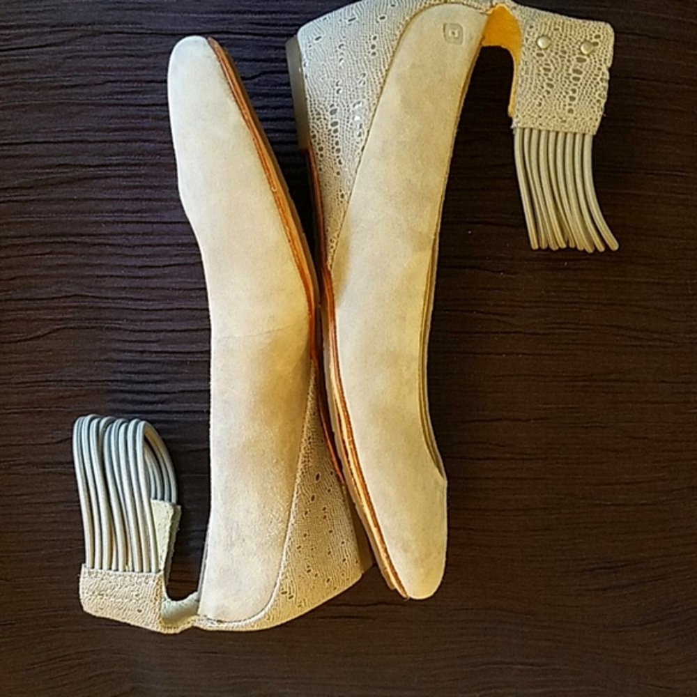 Tsubo_"Gylda" Suede Wedge w/Snake Pattern